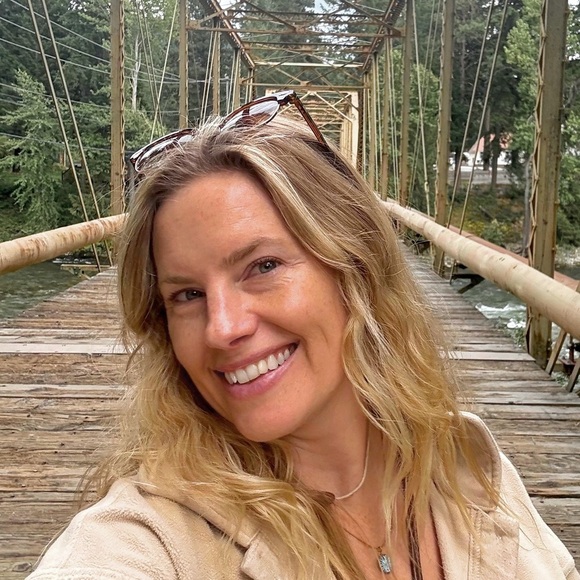 Meet your Posher, Mindy - Picture 1 of 1